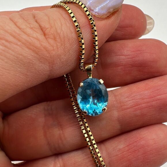 22" 14k YG box chain andā9x11mm oval cut Blue Topaz 14kt YG pendant necklace! - Picture 8 of 14